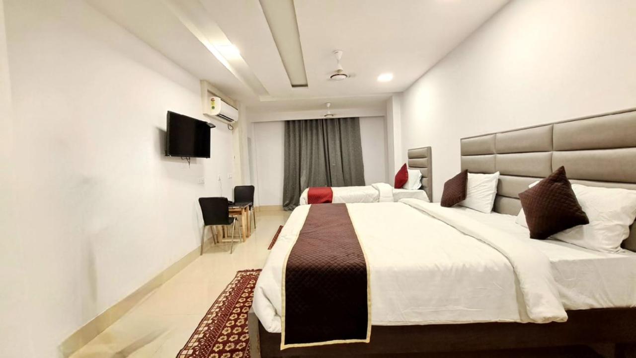 Hotel Amenda International New Delhi Exterior photo
