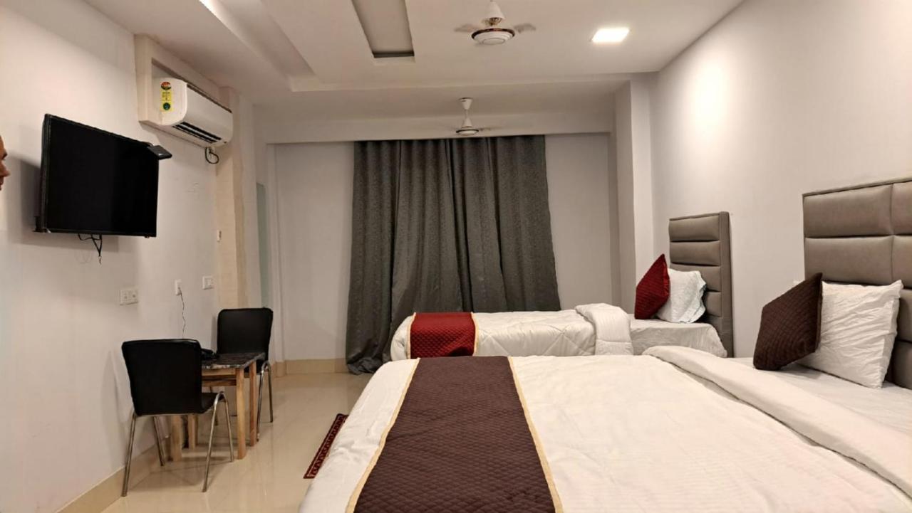 Hotel Amenda International New Delhi Exterior photo