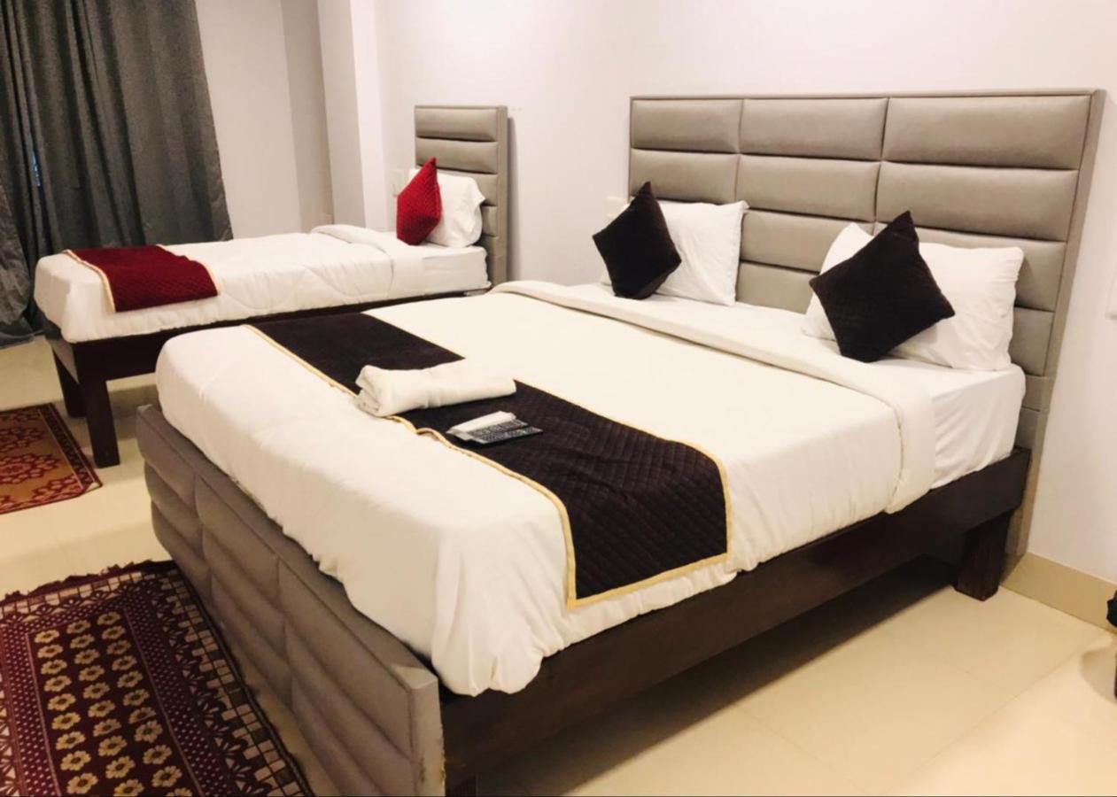 Hotel Amenda International New Delhi Exterior photo