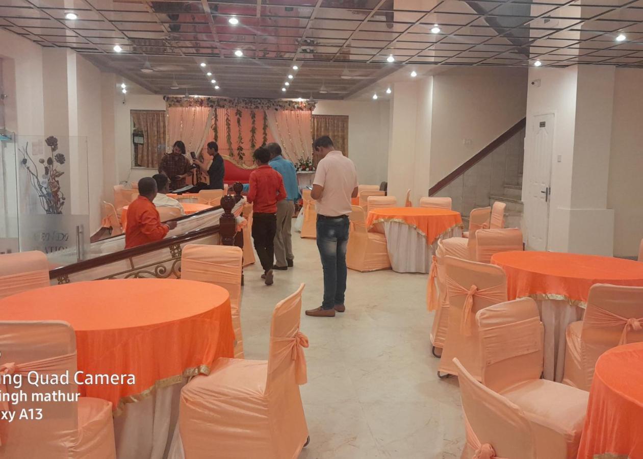 Hotel Amenda International New Delhi Exterior photo